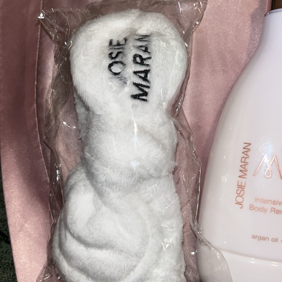 Josie Maran Argan Milk Hydrating Body Renewal Serum+Pore Cleansing Mask+Headband - Picture 5 of 6